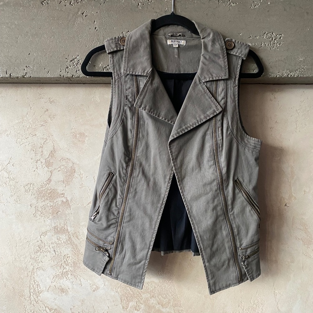 Buffalo Vest Size Small